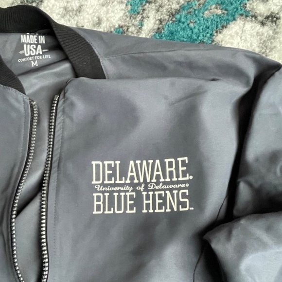 University of Delaware Blue Hens Very Lightweight Jacket Gray Medium - Picture 3 of 8